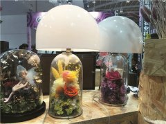 賞、用結(jié)合的永生花臺(tái)燈